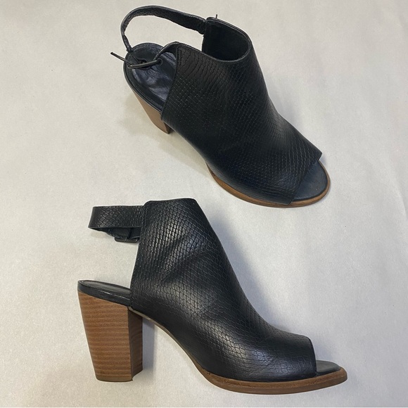 UGG Shoes - UGG Women’s Audrey Exotic Block Heel Sandal Peep Toe Bootie Size 8.5 Leather